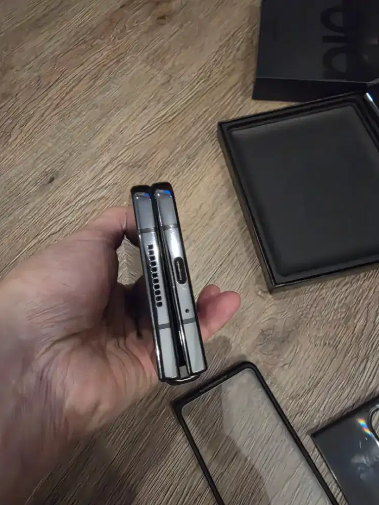 Samsung Z Fold 4  BAGUS & TERAWAT..