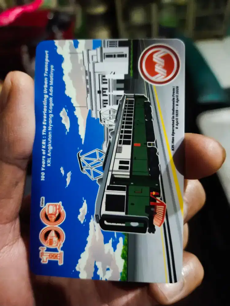 Kartu e-money dan kereta