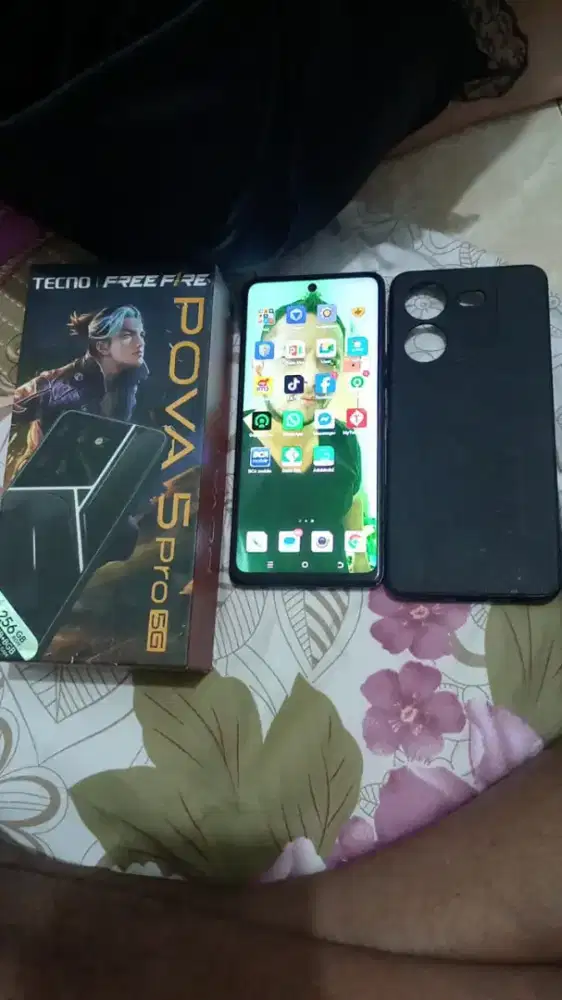 Pova tecno 5 ,ram 8+8/256 udah 5G,minus tulang seperti di foto