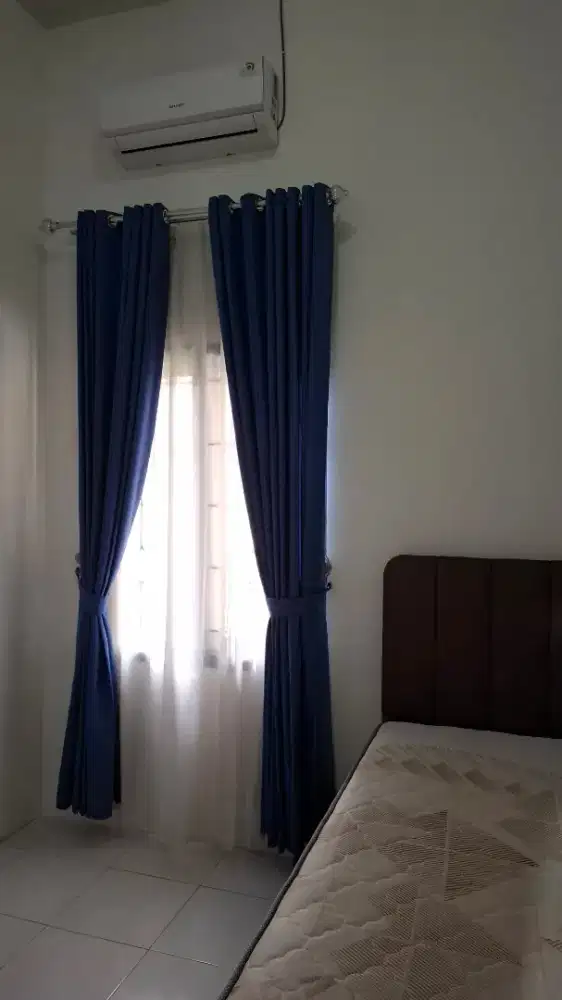 Disewakan kos kosan putri .