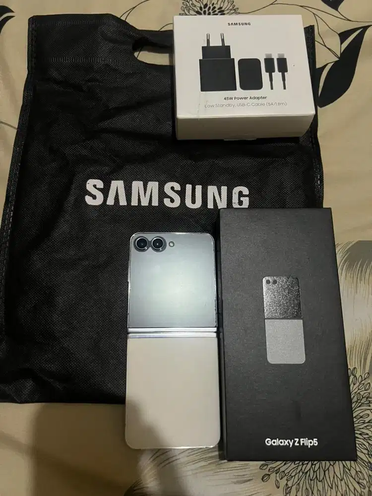 Samsung galaxy Z flip 5 8/256 5G