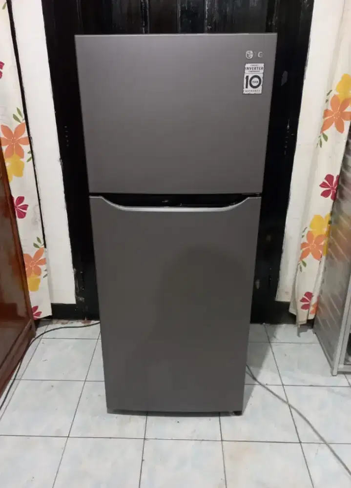 Kulkas 2 pintu LG inverter