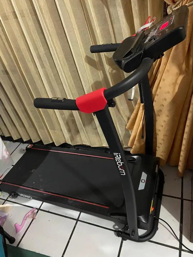 Threadmill kondisi prima seperti baru!
