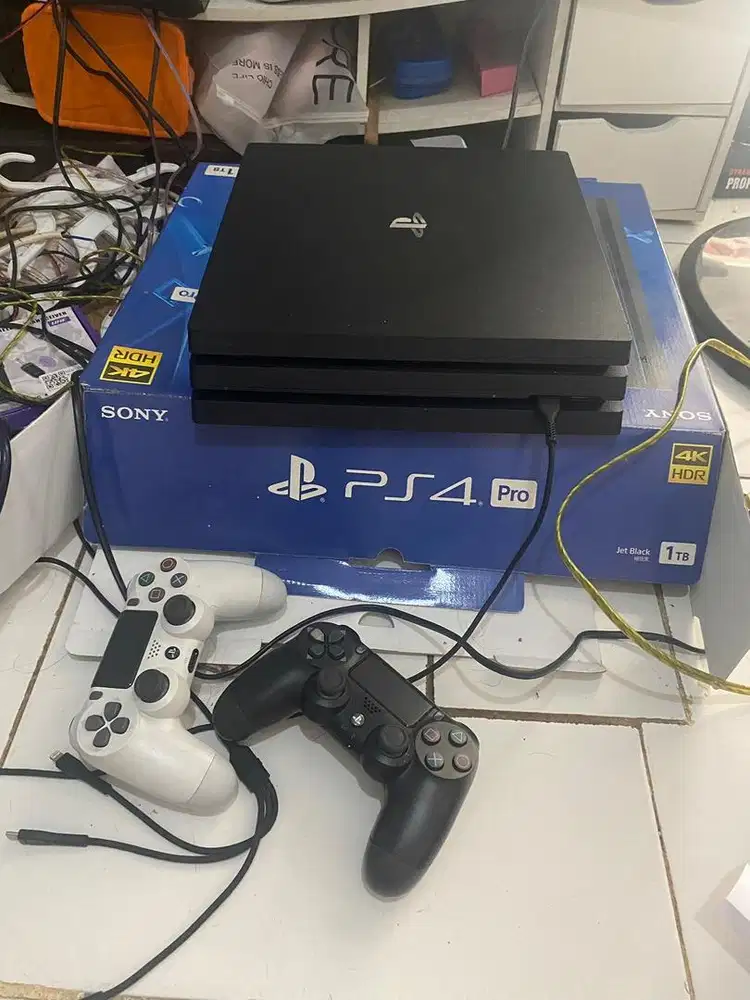 Playstation 4 pro,  1T