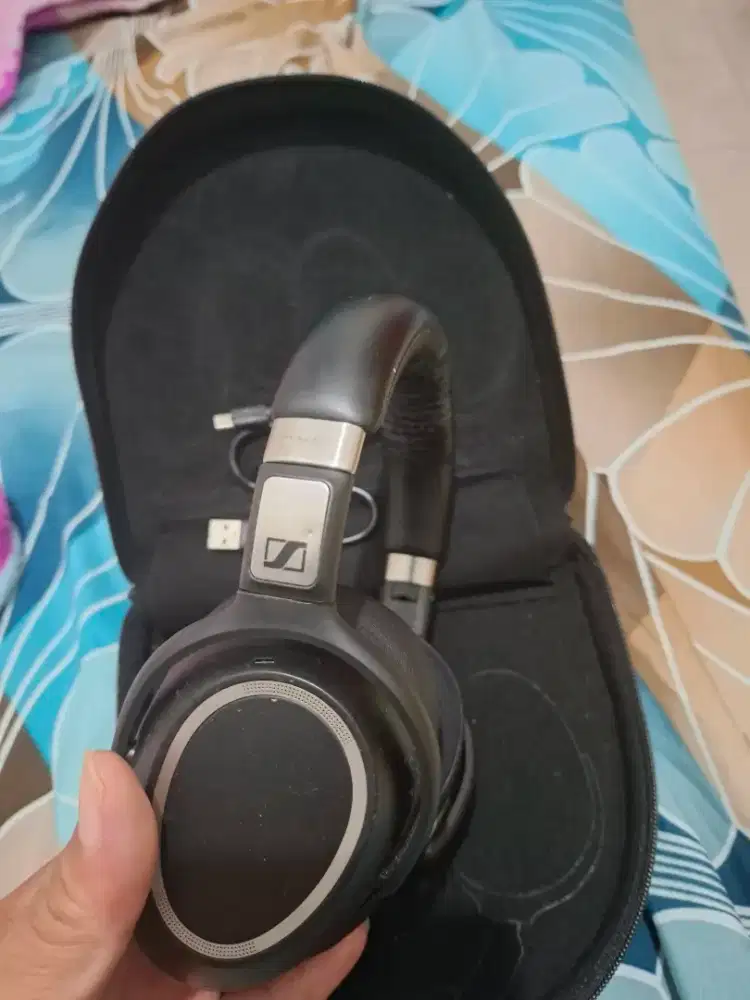 Senheiser Bluetooth headset