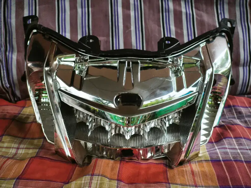 Reflektor lampu belakang Yamaha nmax old