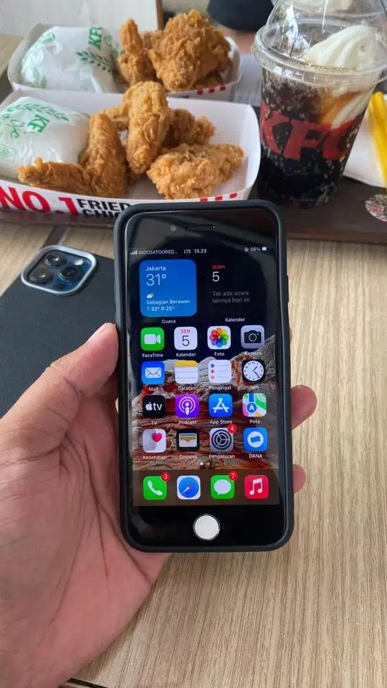 iPhone 7 32GB siap pakai