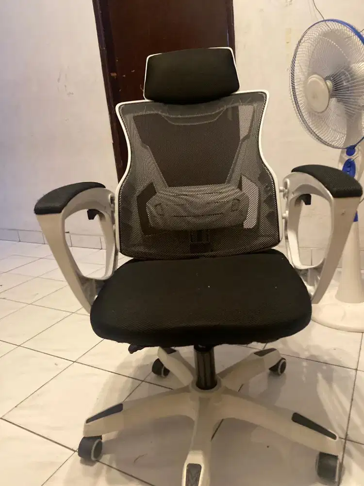 Kursi kantor gaming jual cepat