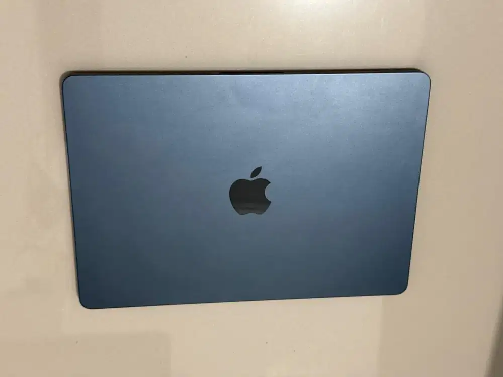 Macbook Air M2 beli tahun 2025 masih garansi ibox resmi