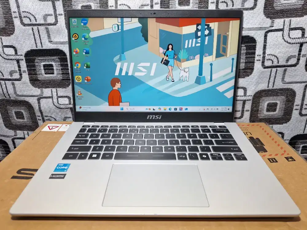 Laptop Msi Modern 14 Core i3 gen 12 ram 8gb ssd 512gb Garansi resmi