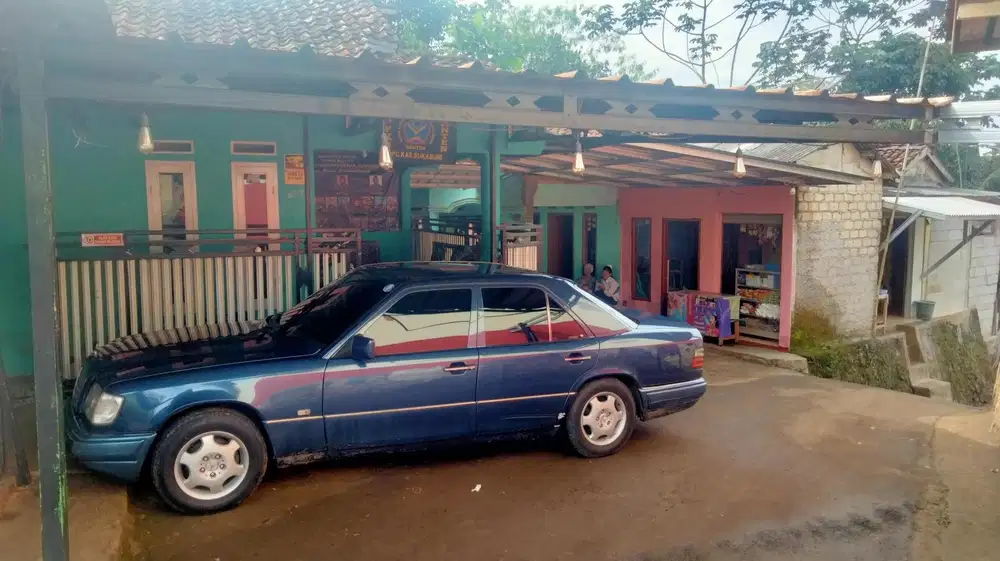 Mercedes-Benz E220 1993 Bensin