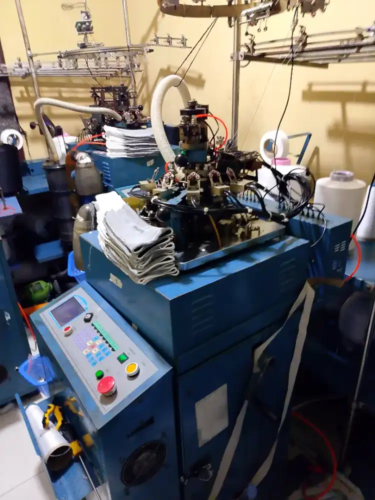 Dibutuhkan operator kaos kaki