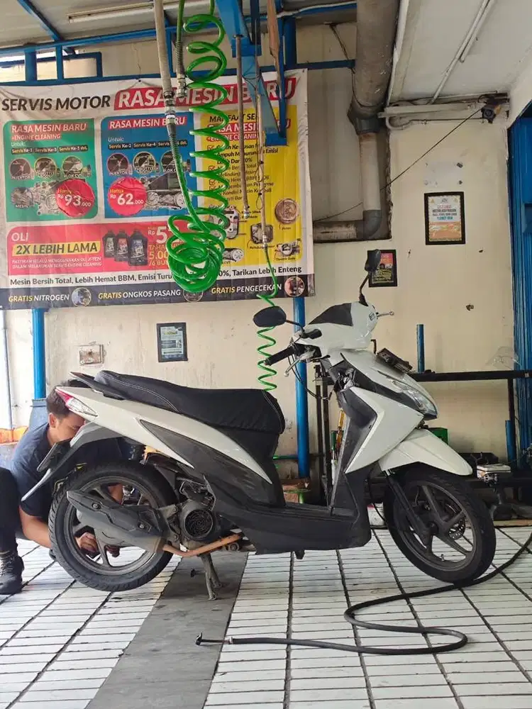 Vario 110 fi 2014 (putih)