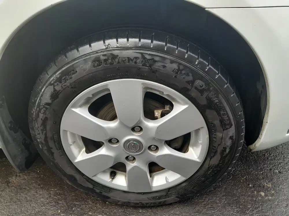 Nissan Grand livina 2010 Bensin