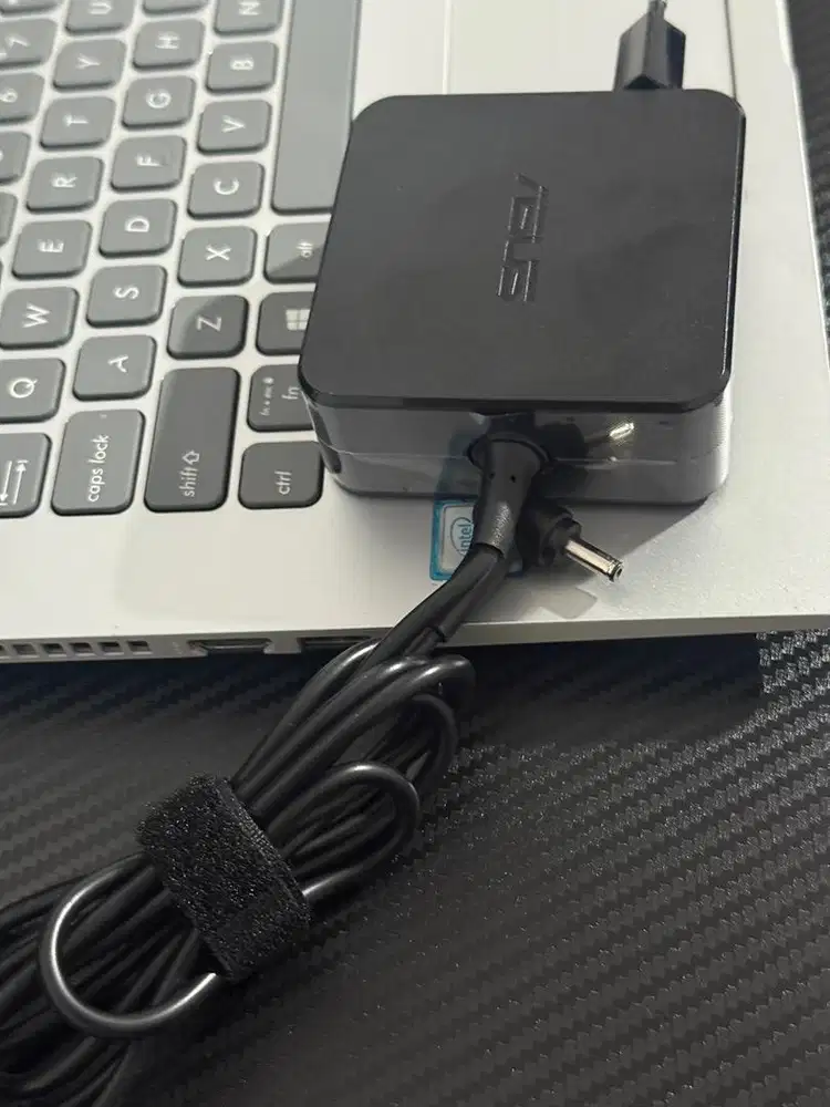 Laptop Asus i7 vivobook pemakaian normal minus dusbook