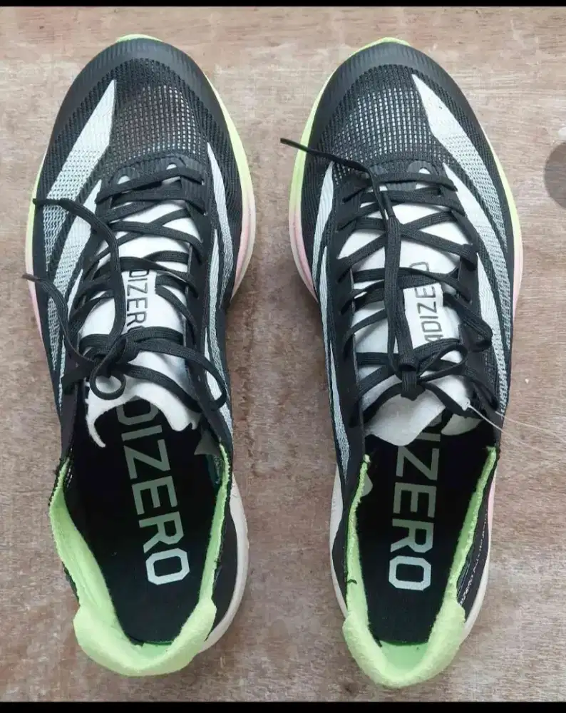 Sepatu lari Pria Adidas Adizero Takumi Sen 10