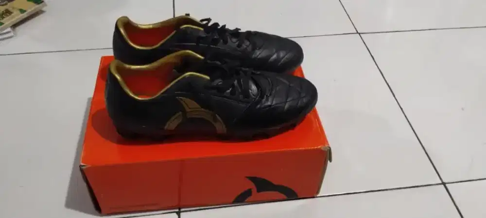 Sepatu bola ortuseight mirage fg no. 41