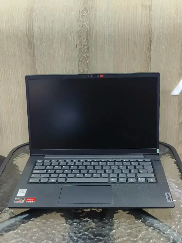 LENOVO V14 G4 AMD R3-732U