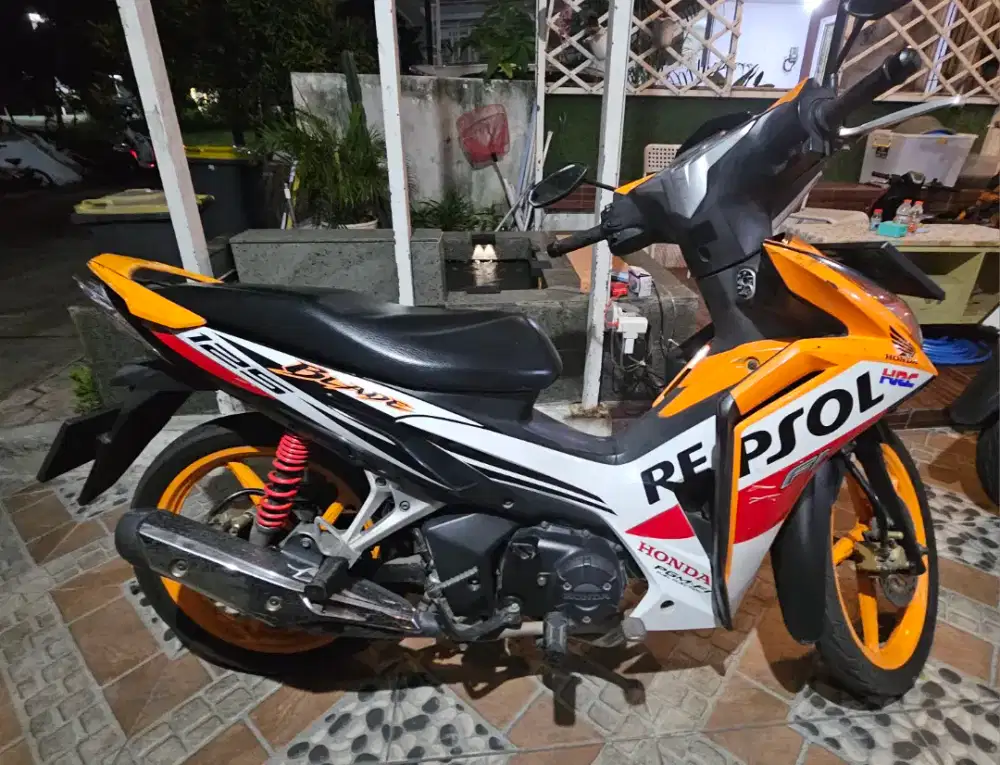 Honda Blade Repsol 125cc Tahun 2014