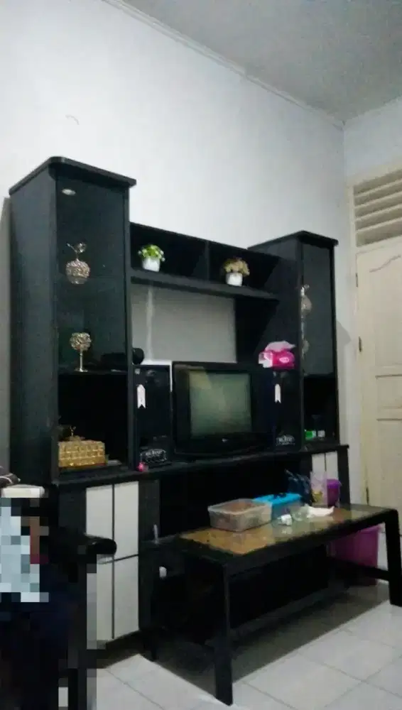 Lemari pajangan djual krna mau ganti model lain