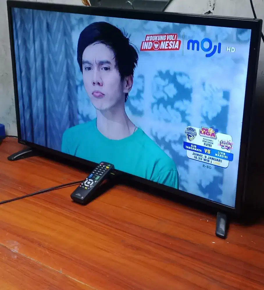 dijual TV LED SHARP 32 IN DIGITAL NORMAL mesin masih ori