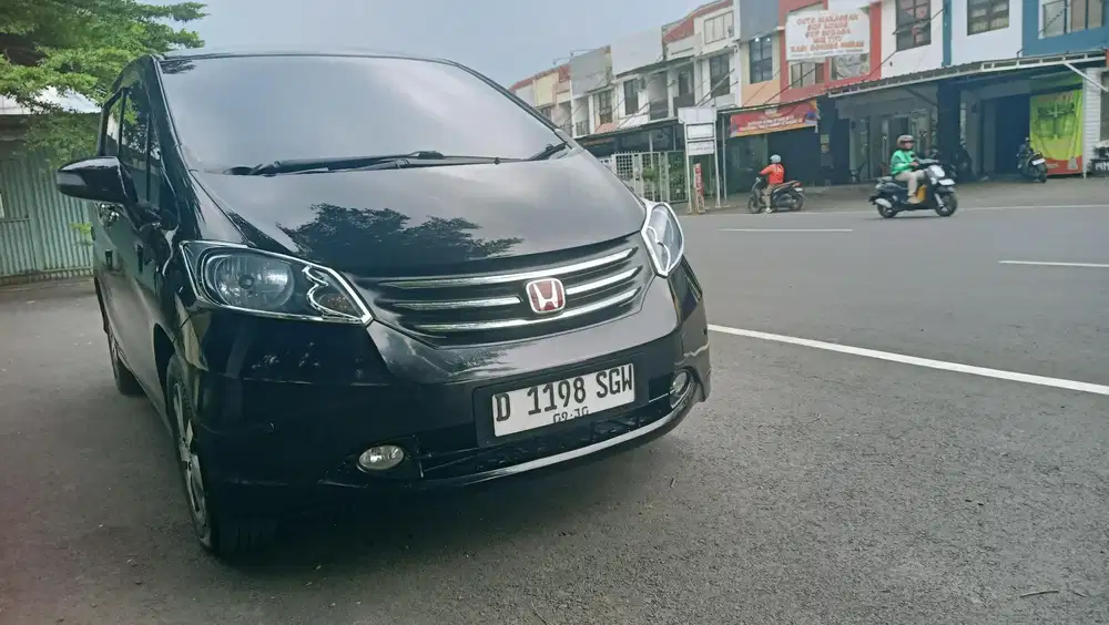 Honda Freed 2010 Bensin