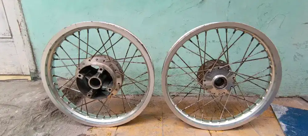 jual pelek jari jari rossi