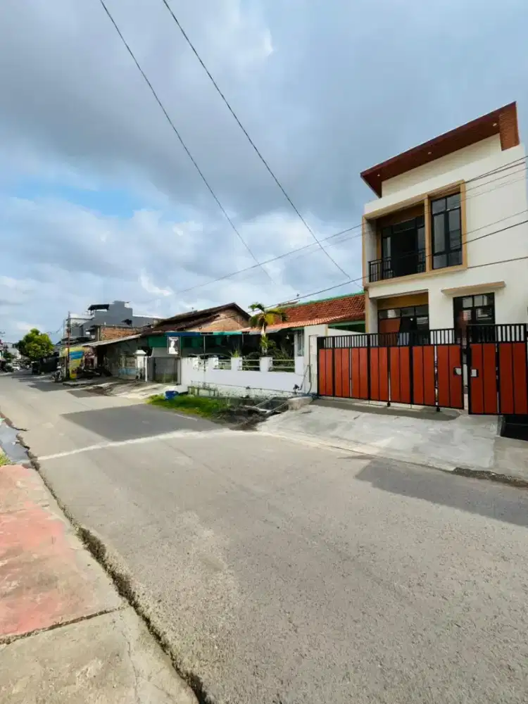 Murah dijual rumah baru strategis akses lebar sambiroto raya