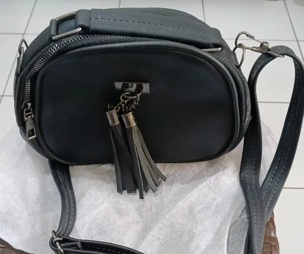 Tas selempang wanita