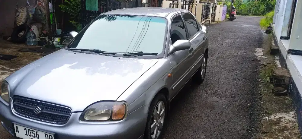 Suzuki baleno 2001