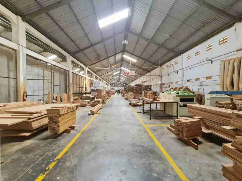 Dijual Gudang Akses Kontainer di Jalan Raya Gatak Mayang Sukoharjo.