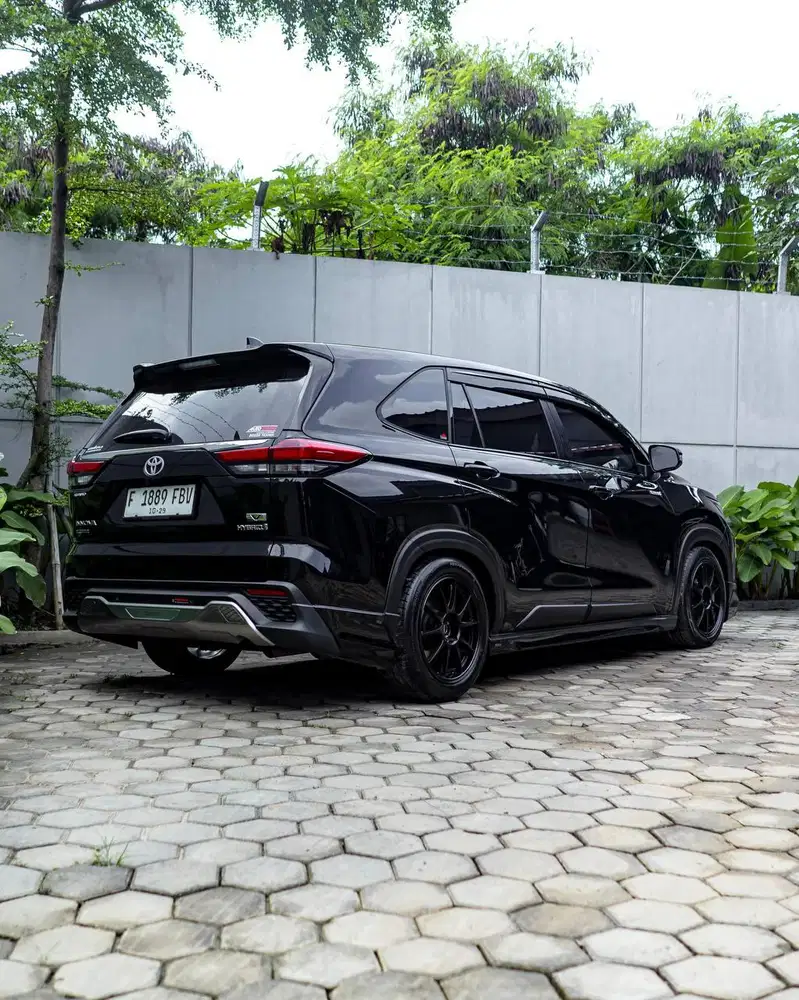 Innova Zenix V Hybrid Modelista 2024 km 20rb