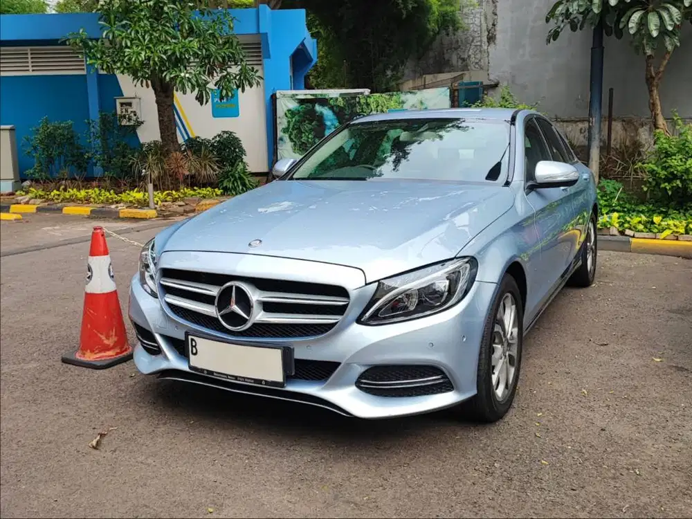 Mercedes Benz C200 W205 Avantgarde 2016 Low ODO 29rb Rare Color