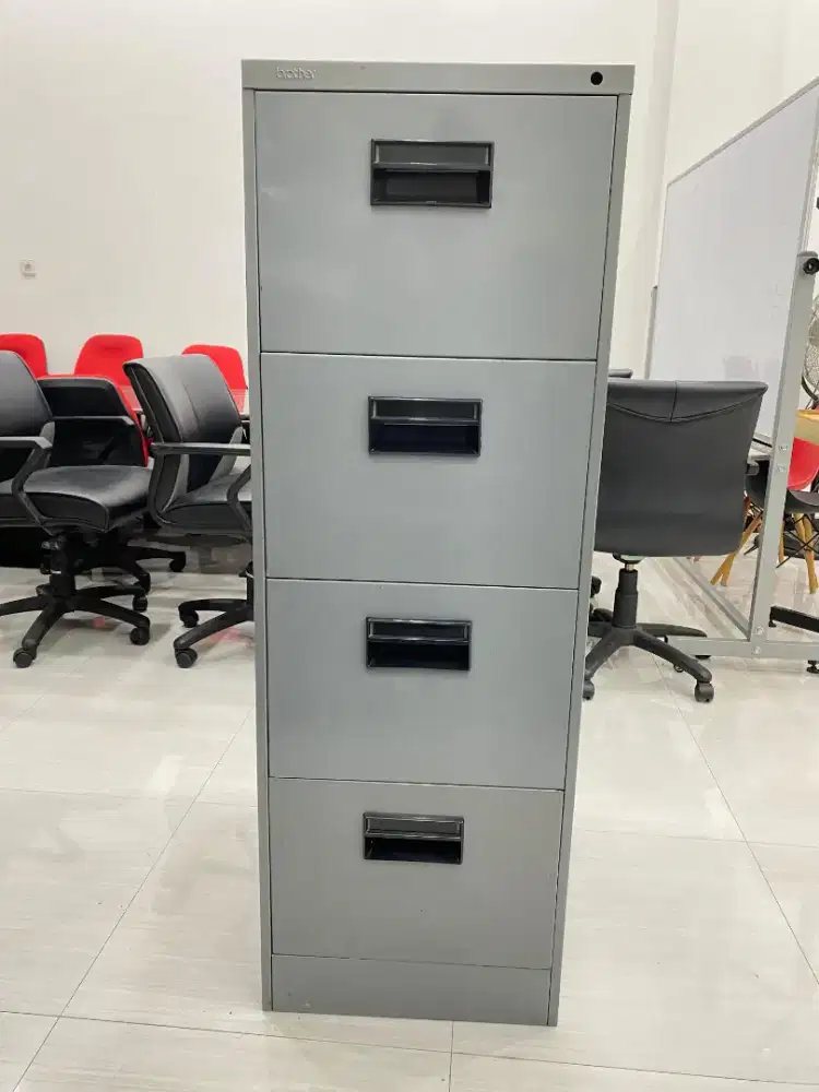 Feeling cabinet 4laci