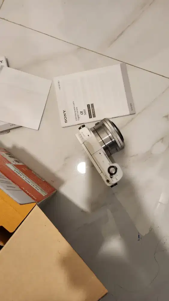 Bagus Sony A5000 putih (Great Condition)