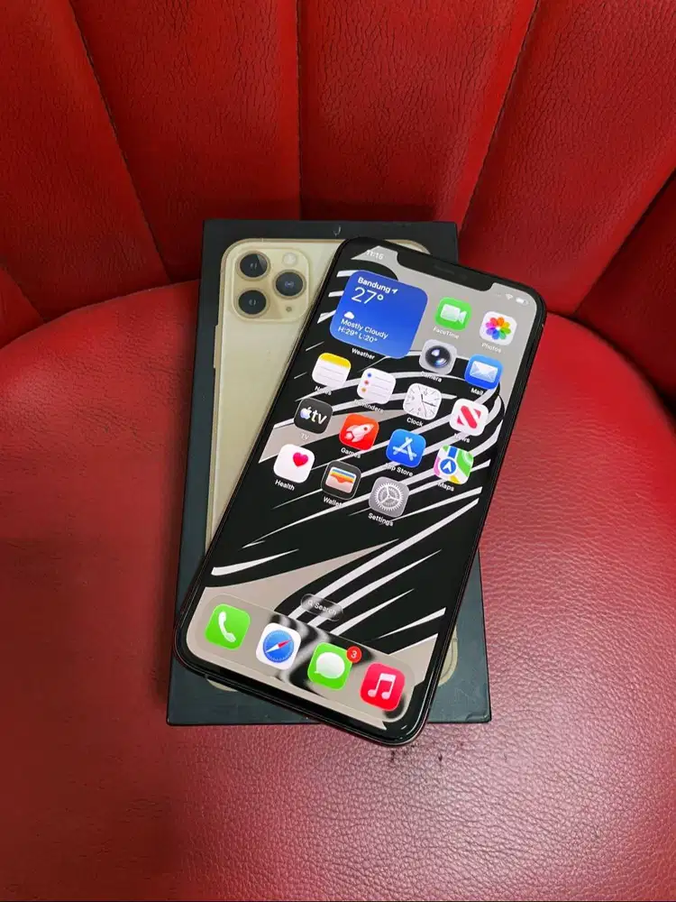 iPhone 11 Pro Max 64gb Gold Sinyal XL dan Smartfren Permanen Fullset