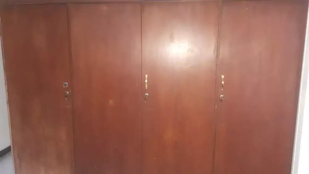 Lemari Kayu Jati 4 Pintu