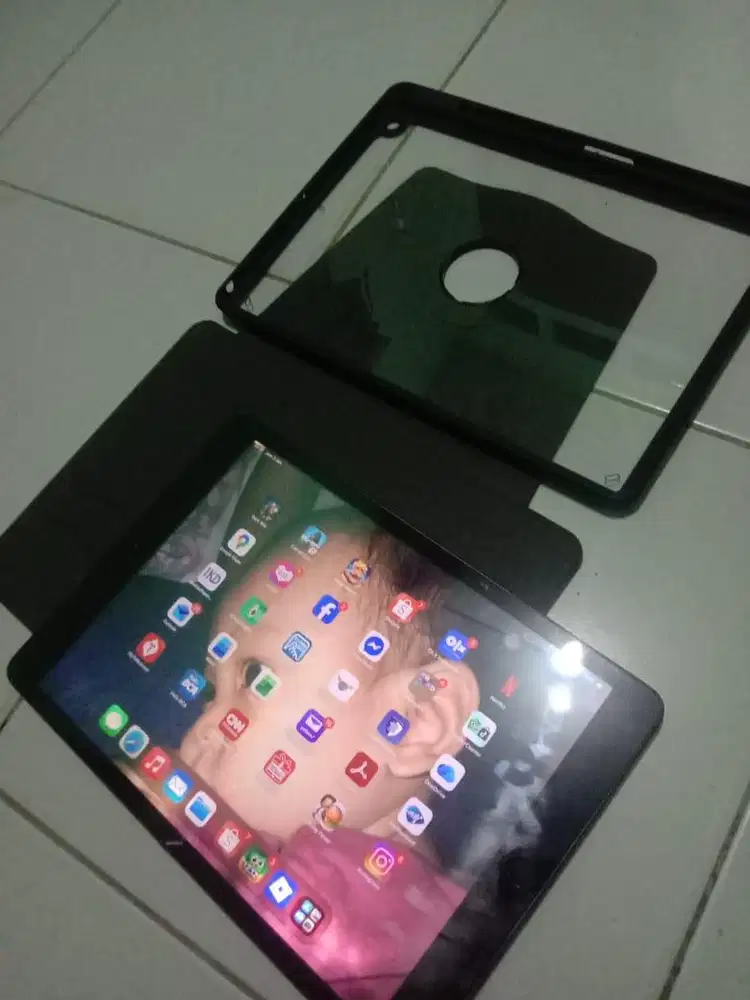 Jual cepat iPad 7 128GB iOS 18.7.3 wifi Only minus LCD dan No RESET.