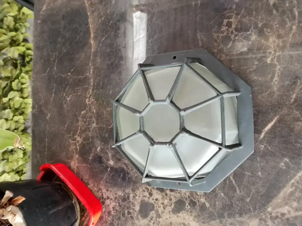 Kap lampu TERAS/ TEMBOK