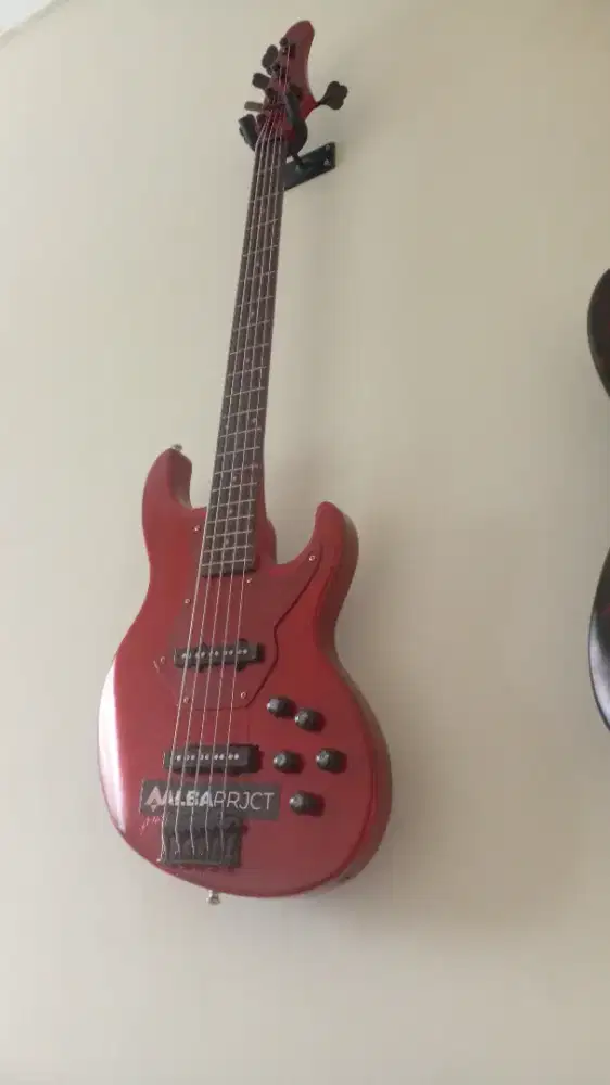 Dijual bas 5 senar