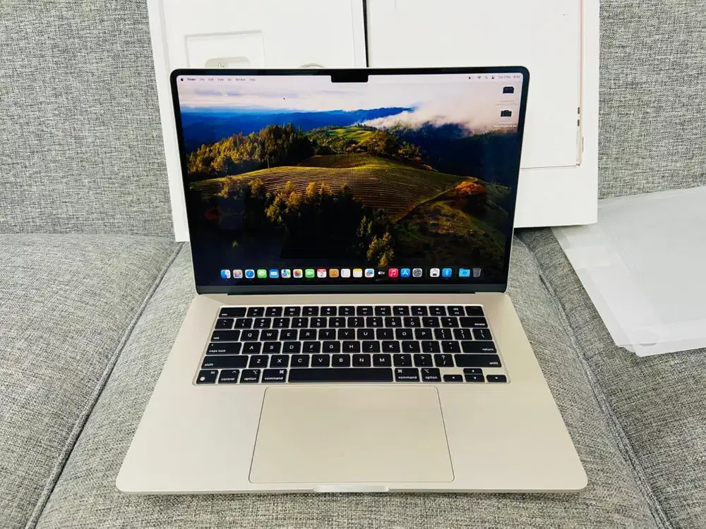 MACBOOK AIR 15 inch 2023 Chip M2 Ex iBOX CC 20 LIKENEW SIAP PAKAI