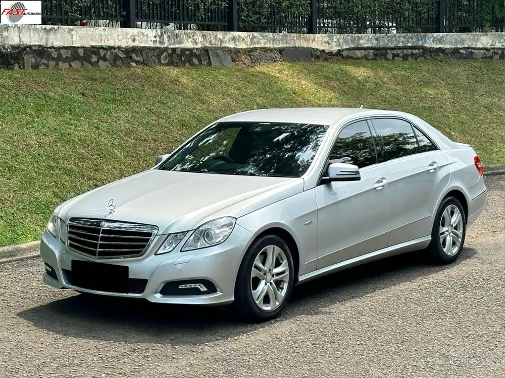 MERCEDES BENZ E250 2010 AVANTGARDE 1.8 AT LOW KM.66RB & PAJAK PANJANG
