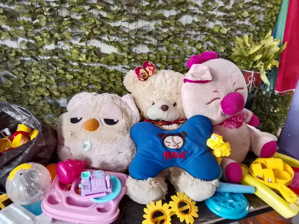 Boneka dan mainan anak balita