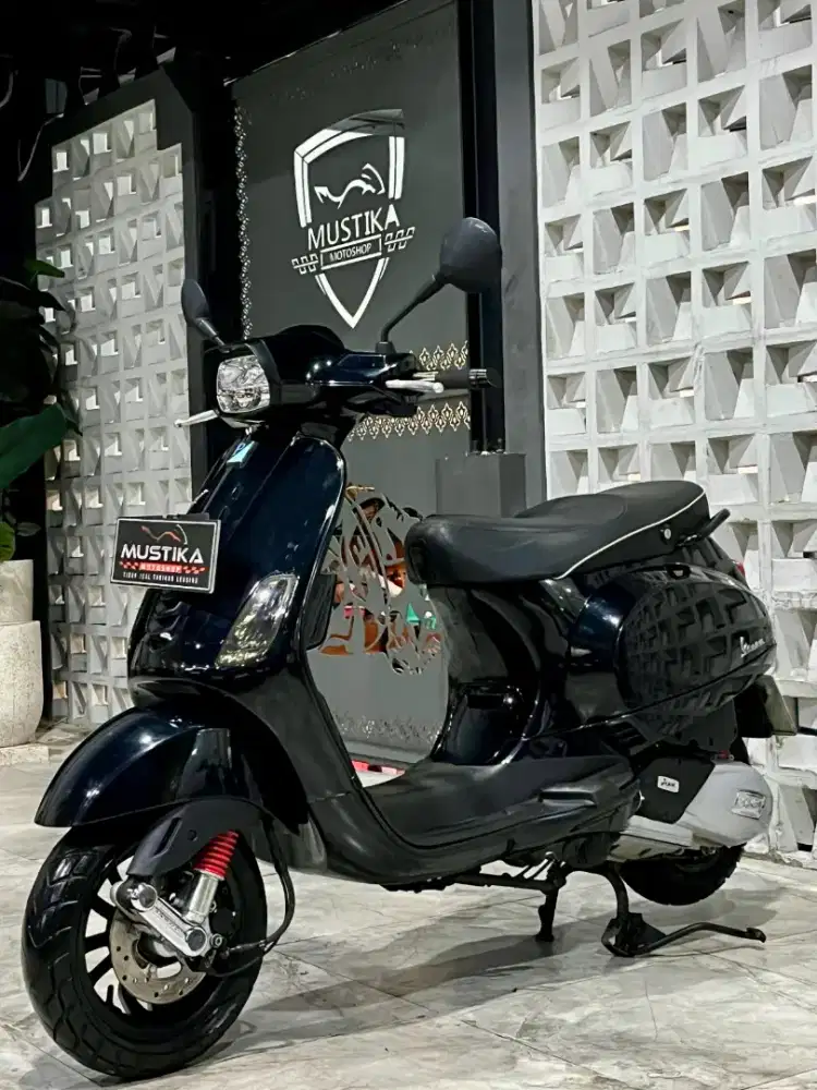 VESPA S125 IGET 2020 - Chintia Mustika
