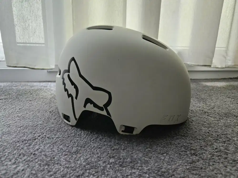 HELM SEPEDA FOX