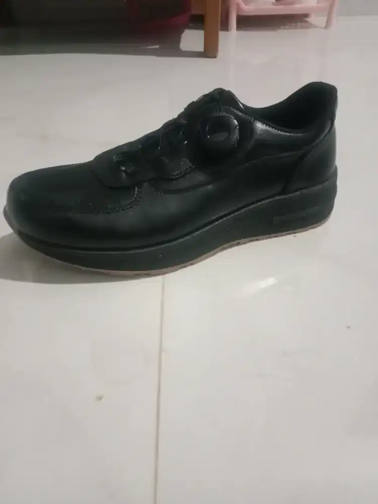 Sepatu Safety BROYENT