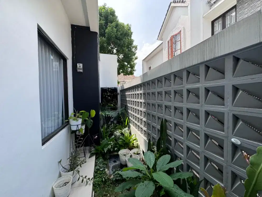 Dijual Cepat Rumah Full Furnished Cantik & Asri di Karyawangi Lembang Bandung Barat