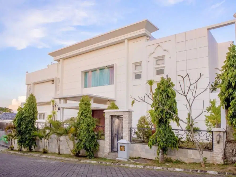 Dijual: Vila Mewah 6 Kamar Tidur di Pecatu Indah Resort — Pecatu, Kuta Selatan, Bali