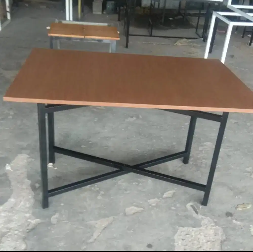 Meja lipat bisa di Lipat