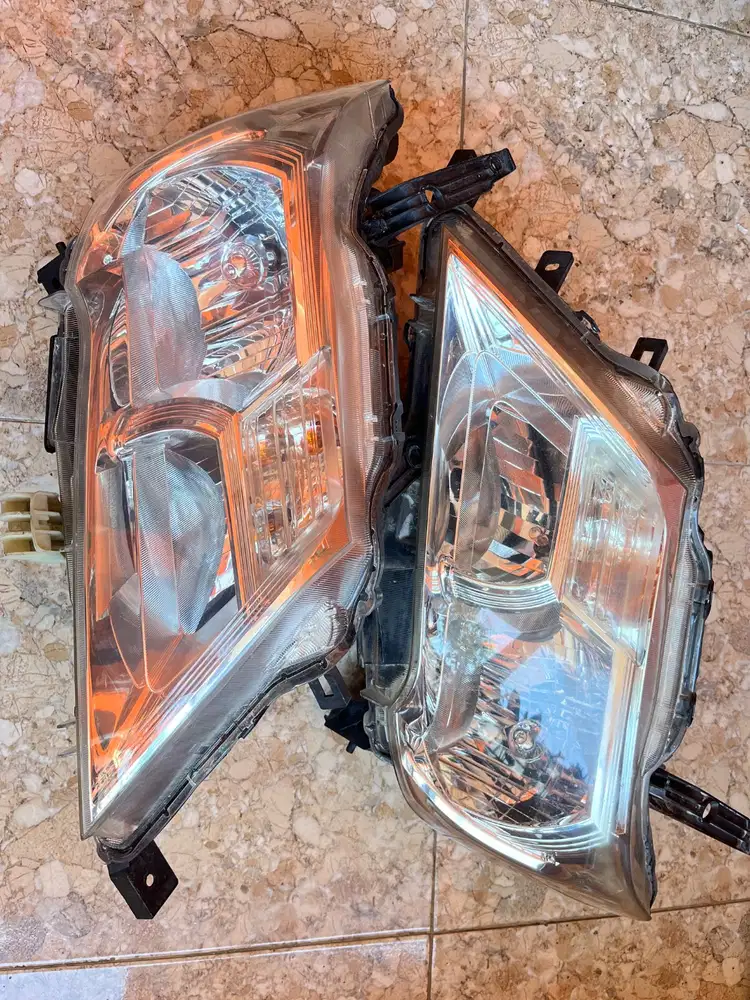 Lampu utama Serena c26 Headlamp serena c26